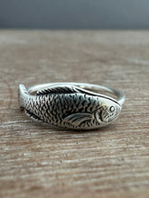Load image into Gallery viewer, Fish Ring