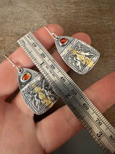 Load image into Gallery viewer, Bird Earrings with Garnet and Keum Boo