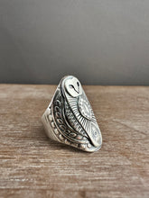 Load image into Gallery viewer, Eye owl ring size 10.5