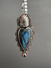 Load image into Gallery viewer, Labradorite Sacred Heart pendant
