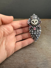 Load image into Gallery viewer, The Pink Owl Queen