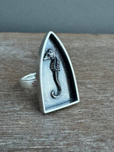 Load image into Gallery viewer, Seahorse ring (8)