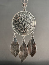 Load image into Gallery viewer, Feather Shield