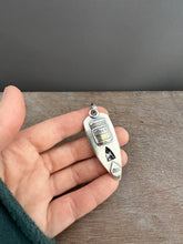 Load image into Gallery viewer, Montana Agate and Garnet Bee pendant