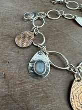 Load image into Gallery viewer, Handmade bracelet with 9 charms