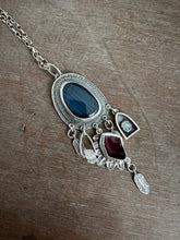 Load image into Gallery viewer, Labradorite Treasure medallion