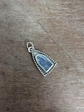 Load image into Gallery viewer, Small Kyanite beaded window