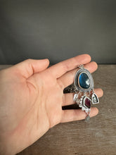 Load image into Gallery viewer, Labradorite Treasure medallion