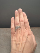 Load image into Gallery viewer, Sterling silver crystal point ring