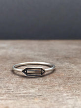 Load image into Gallery viewer, Sterling silver crystal point ring