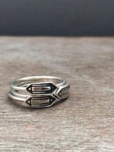 Load image into Gallery viewer, Sterling silver crystal point ring