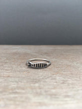 Load image into Gallery viewer, Large fish stack ring
