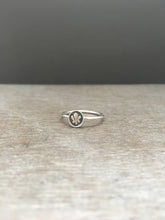 Load image into Gallery viewer, Abstract leaf stacking ring