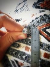 Load image into Gallery viewer, Elaborate twin Moon ring