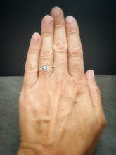 Load image into Gallery viewer, Abstract leaf stacking ring