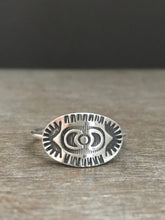 Load image into Gallery viewer, Elaborate twin Moon ring