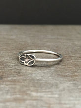 Load image into Gallery viewer, Ornate Leaf stacking ring