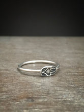 Load image into Gallery viewer, Ornate Leaf stacking ring