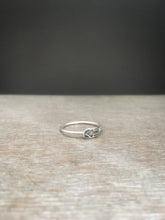 Load image into Gallery viewer, Ornate Leaf stacking ring