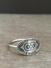 Load image into Gallery viewer, Elaborate twin Moon ring