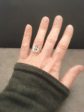 Load image into Gallery viewer, Delicate Sacred heart ring