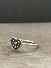 Load image into Gallery viewer, Ornate Silver heart ring