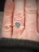 Load image into Gallery viewer, Ornate Silver heart ring
