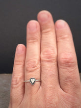 Load image into Gallery viewer, Silver heart ring