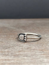 Load image into Gallery viewer, Sterling silver Bear paw ring