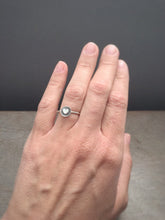 Load image into Gallery viewer, Round heart ring