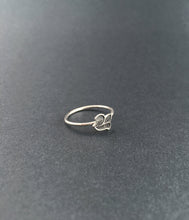 Load image into Gallery viewer, swirl flower stacking ring