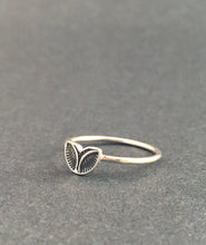 Load image into Gallery viewer, petal stacking ring