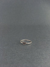 Load image into Gallery viewer, Bee stacking ring