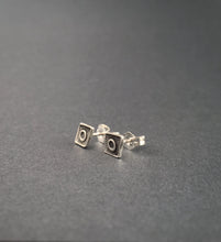 Load image into Gallery viewer, Sterling silver kite earrings