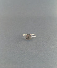 Load image into Gallery viewer, Silver teardrop ring