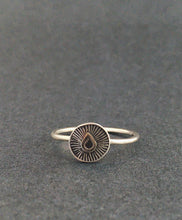 Load image into Gallery viewer, Silver teardrop ring