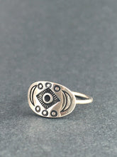 Load image into Gallery viewer, Elaborate Moon phases ring