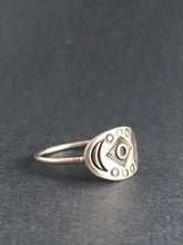 Load image into Gallery viewer, Elaborate Moon phases ring