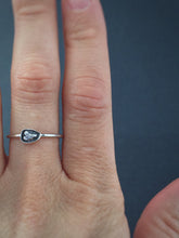 Load image into Gallery viewer, Ivy Leaf stacking ring