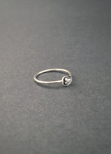 Load image into Gallery viewer, Ivy Leaf stacking ring