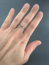 Load image into Gallery viewer, Bent Feather ring