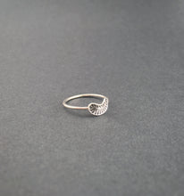 Load image into Gallery viewer, Bent Feather ring