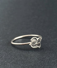 Load image into Gallery viewer, swirl flower stacking ring