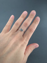 Load image into Gallery viewer, swirl flower stacking ring