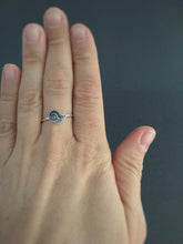 Load image into Gallery viewer, swirly wave stacking ring