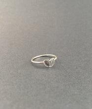 Load image into Gallery viewer, petal stacking ring