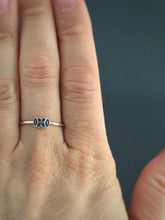 Load image into Gallery viewer, Abstract Flower stacking ring