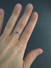 Load image into Gallery viewer, Bee stacking ring