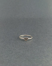 Load image into Gallery viewer, Bee stacking ring