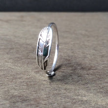 Load image into Gallery viewer, Feather ring